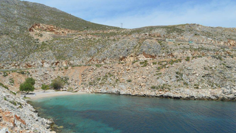 Χίος: Χειροπέδες σε διακινητές προσφύγων