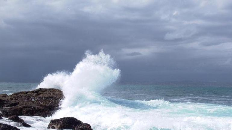 Προβλήματα στις ακτοπλοϊκές συγκοινωνίες λόγω ισχυρών ανέμων
