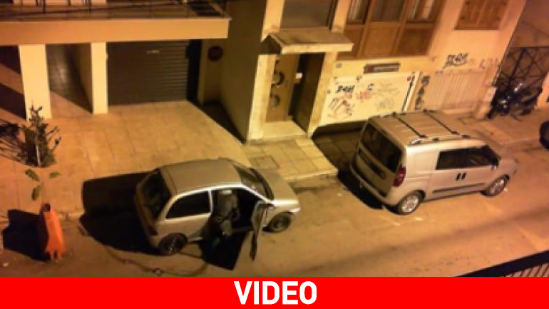 Θεσσαλονίκη: Η κάμερα «τσάκωσε» τους διαρρήκτες των ΙΧ