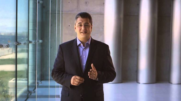 Ο Τζιτζικώστας ανοίγει τα χαρτιά του