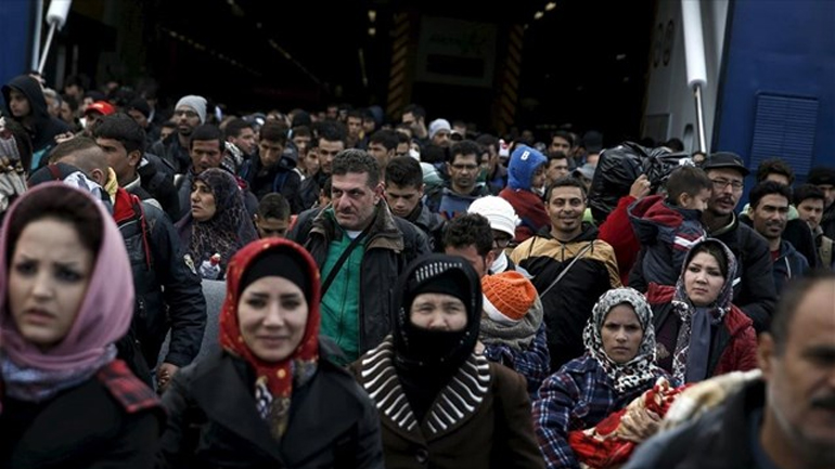 Περισσότεροι από 2.500 πρόσφυγες και μετανάστες σήμερα στον Πειραιά