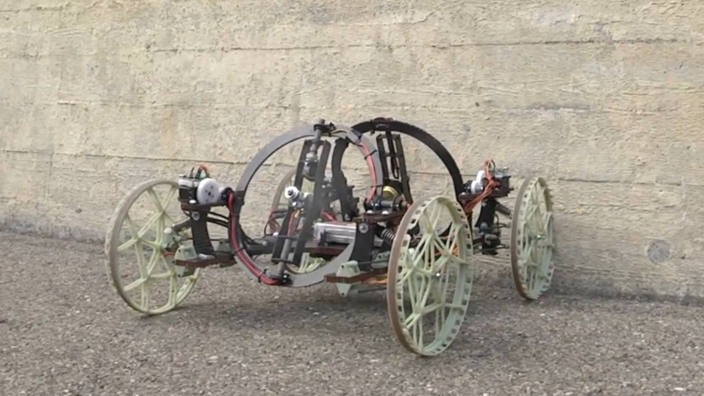 Vertigo: το τηλεκατευθυνόμενο τετράτροχο ρομπότ που κινείται πάνω σε τοίχο!
