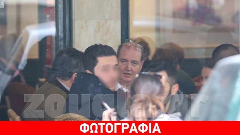 Για καφεδάκι στο Κολωνάκι ο Νίκος Φίλης