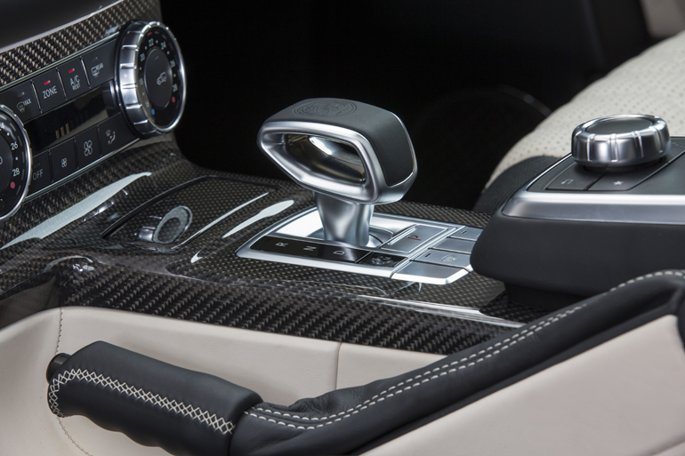 Έργο τέχνης ακόμα και ο λεβιές από το αυτόματο κιβώτιο ταχυτήτων...