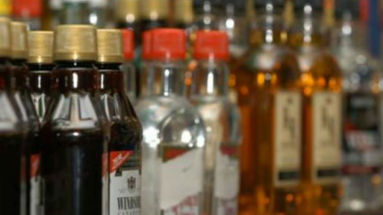 Θεσσαλονίκη: Ετοιμάζει πάρτι με… «κερασμένα» ποτά