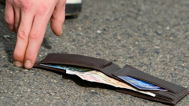 Διδυμότειχο: Βρήκε 800 ευρώ σε καφετέρια και τα παρέδωσε