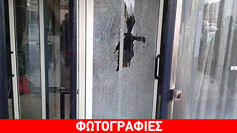 Οι πρώτες εικόνες από την επίθεση νεαρών εναντίον αστυνομικής φρουράς ξενοδοχείου στο Κάιρο