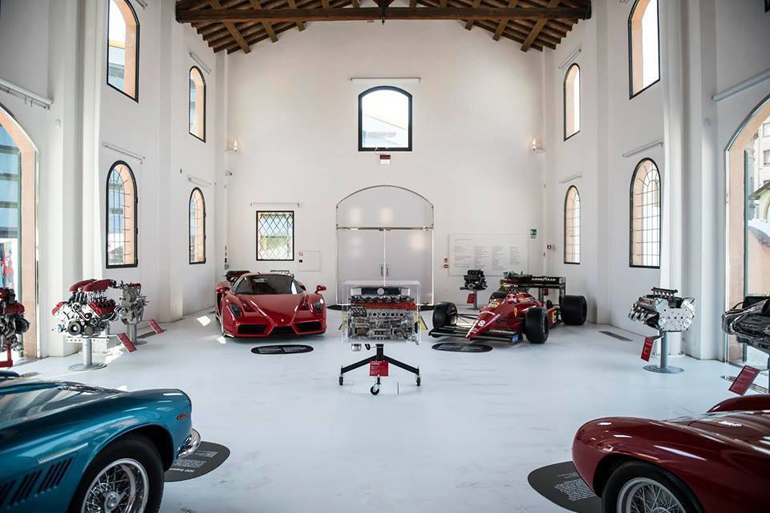 Για εκατομμύρια κόσμου το όνομα της Ferrari είναι τρόπος ζωής, είτε έχει στην κατοχή του κάποιο μοντέλο είτε όχι...