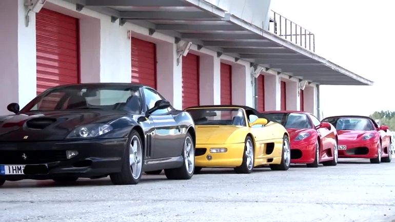 Το ελληνικό επίσημο Ferrari club αριθμεί σχεδόν 35 μέλη τα οποία διοργανώνουν συχνά εκδρομές για να απολαύσουν σε μέρη (όπως αυτοκινητοδρόμιο Σερρών) που μπορούν να οδηγήσουν χωρίς πρόβλημα τα αγαπημένα τους αυτοκίνητα... 