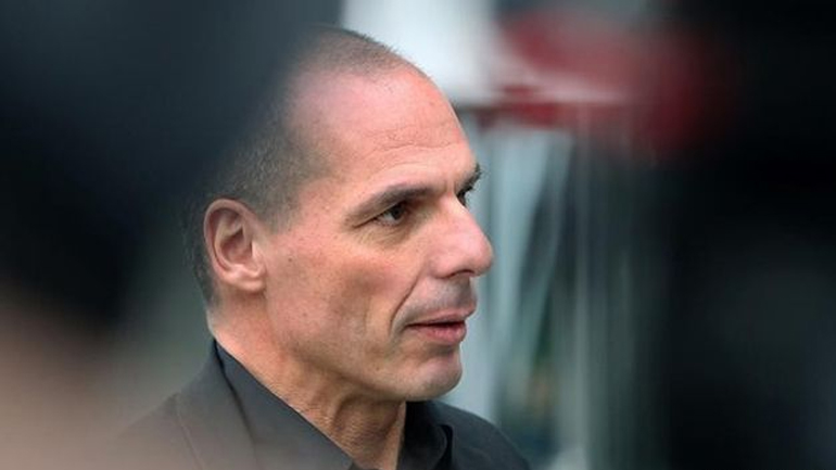 Βαρουφάκης: Η Ελλάδα έχει δύο νομίσματα, επέβαλαν capital controls για να συμφωνήσουμε