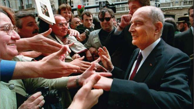 Ολάντ: Επισκέφθηκε τον τάφο του Φρανσουά Μιτεράν