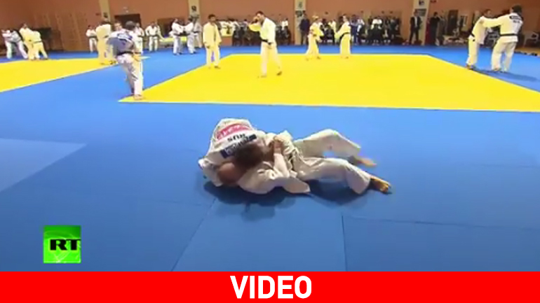 Η γυναίκα που έριξε στα πατώματα τον Πούτιν…