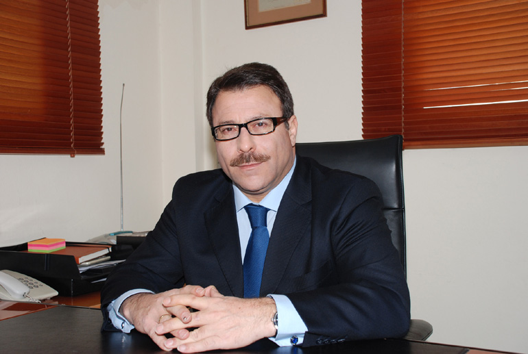 Ο βουλευτής Ανδρέα Θεμιστοκλέους έχει πιαστεί πολλές φορές να τρέχει με υψηλές ταχύτητες ενώ κατηγορείται για ανάρμοστη συμπεριφορά κατά της τροχαίας...