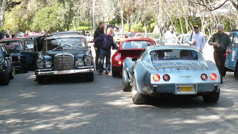 Συνάντηση κλασικών οχημάτων στο Λουτράκι…