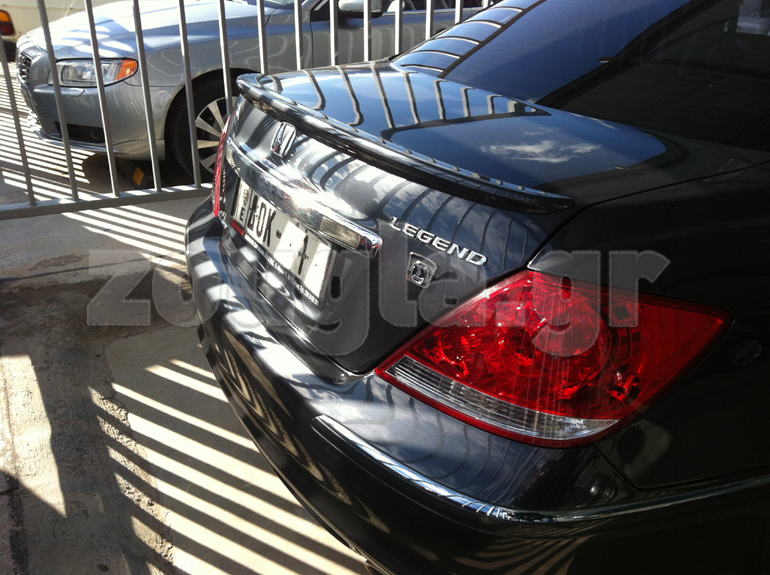 Το τυχερό αυτοκίνητο είναι ένα Honda Legend...