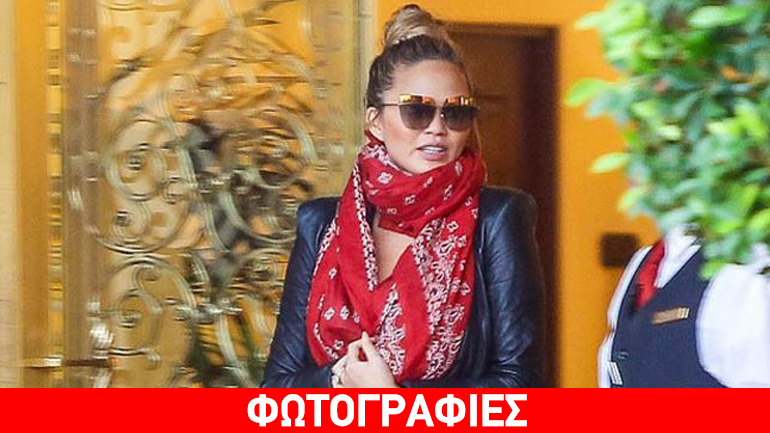 Ακόμη κι έγκυος δεν χάνει το στιλ της: Δείτε τι φόρεσε η Chrissy Teigen σε πρωινή της έξοδο
