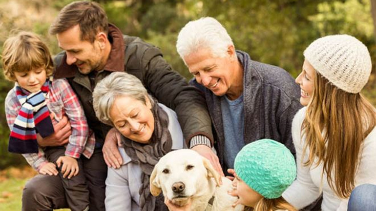 Όταν ο παππούς και η γιαγιά είναι κοντά στο παιδί