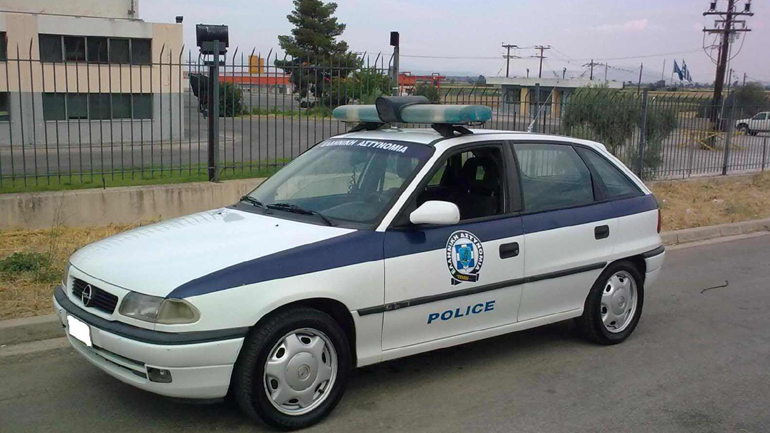 Πάτρα: Κυκλοφορούσαν με όπλο