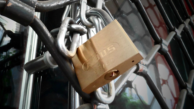 Πάτρα: 1.500 επιχειρήσεις έβαλαν «λουκέτο» το 2015