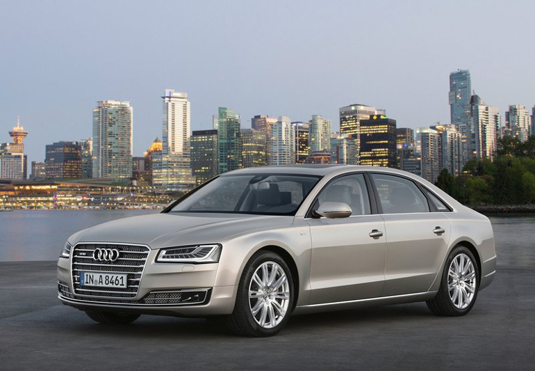 To Audi A8 W12 6.3 FSI quattro tiptronic Long κοστίζει κάτι παραπάνω από 230.000 ευρώ...