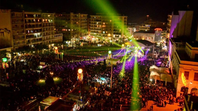 O καιρός άλλαξε τα σχέδια των καρναβαλιστών στην Πάτρα