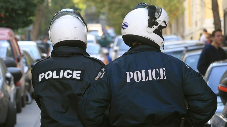 Θεσσαλονίκη: Της άρπαξε χρήματα και κινητό με την απειλή όπλου