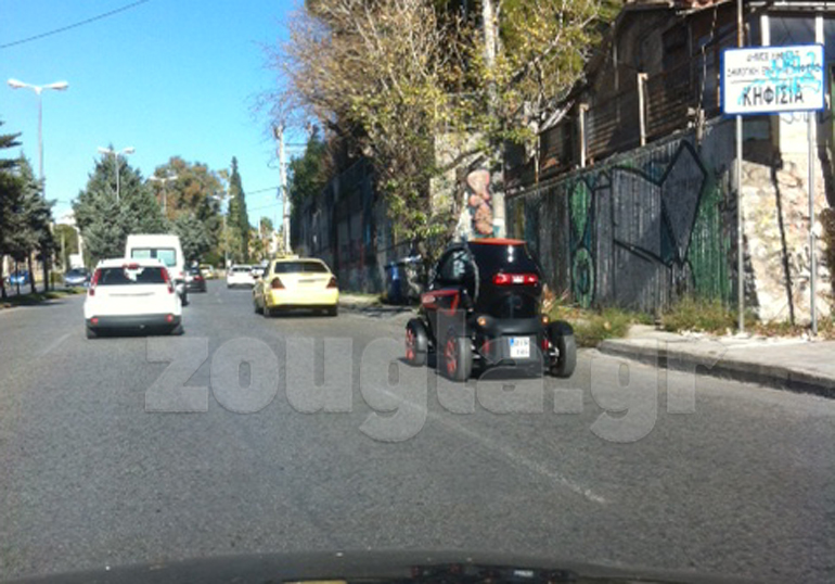 Το Renault Twizy στην λεωφόρο Κηφισίας...