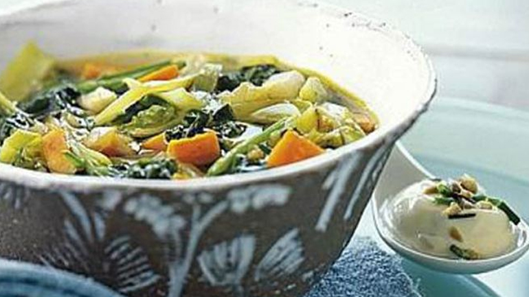 Σούπα λαχανικών για αποτοξίνωση μετά τις γιορτές