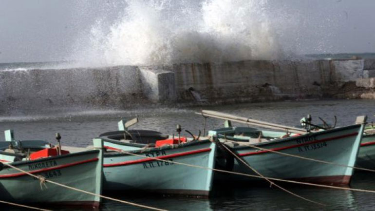 Προσκρούσεις σκαφών σε Μέθανα, Πειραιά, Ελευσίνα λόγω κακοκαιρίας