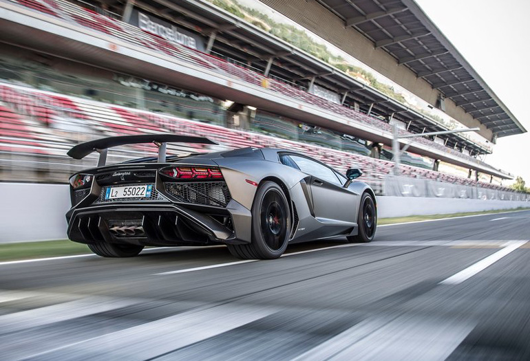 Η εκκεντρική σχεδίαση είναι ένα χαρακτηριστικό της Lamborghini...