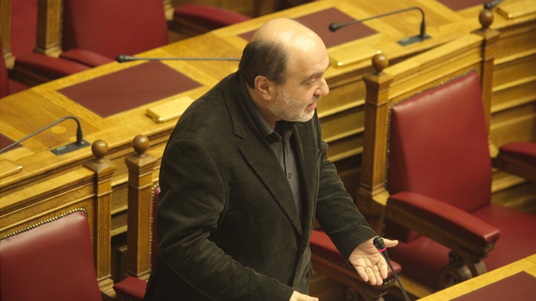 Αλεξιάδης: Δεν αυξάνεται ο ΕΦΚ στα καύσιμα το 2016