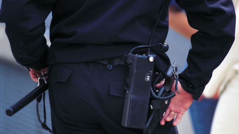 Αστυνομικός κατηγορείται για προσβολή γενετήσιας αξιοπρέπειας και προσέλκυση παιδιών