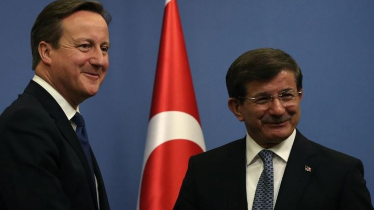 Το απόγευμα η συνάντηση Κάμερον-Νταβούτογλου στο Λονδίνο