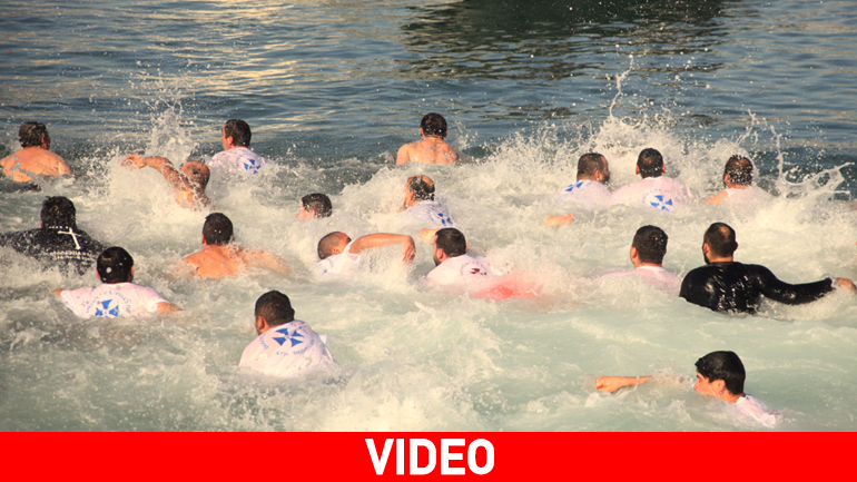 Παλαιοημερολογίτες έπεσαν στα παγωμένα νερά του Πειραιά