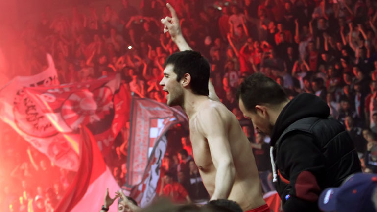 Στα ερυθρόλευκα ξανά ο Παπανικολάου