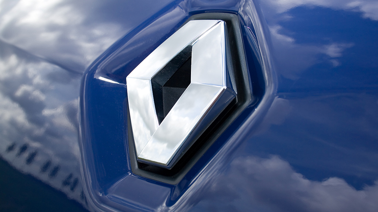 Ανακαλεί 15.000 οχήματα η Renault