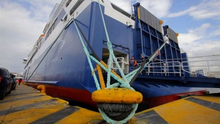 Δεμένα τα πλοία στα λιμάνια λόγω απεργίας της ΠΝΟ