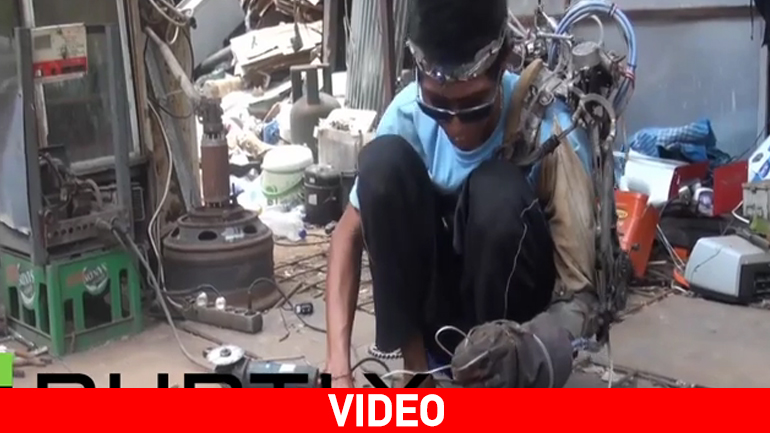 «Handmade» βιονικό χέρι από 31χρονο Ινδονήσιο!