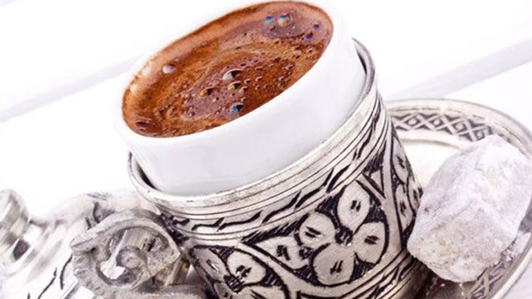 O ελληνικός καφές κρύβει μυστικά αντιγήρανσης!