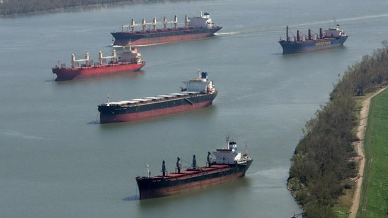 Οι Έλληνες εφοπλιστές διαφωνούν με την Κομισιόν για θέματα φορολογίας