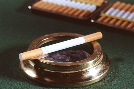 Τσιγάρο με φίλτρο στις δύο πλευρές