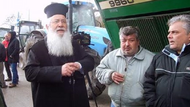 Με τις ευλογίες της Εκκλησίας το μπλόκο του Κάστρου