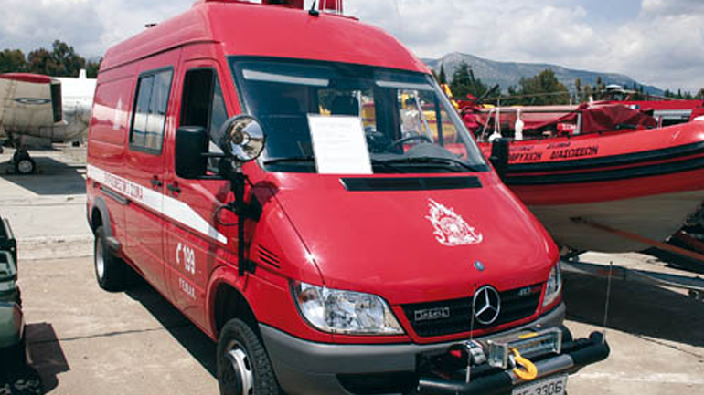 Το Πυροσβεστικό Σώμα προσέφερε εννέα ασθενοφόρα οχήματα στο Υπουργείο Υγείας