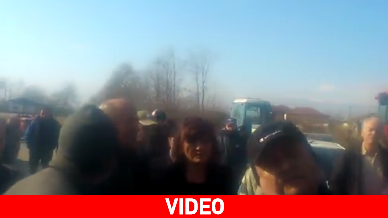 Γιούχαραν βουλευτή του ΣΥΡΙΖΑ Ημαθίας στο μπλόκο της Κουλούρας