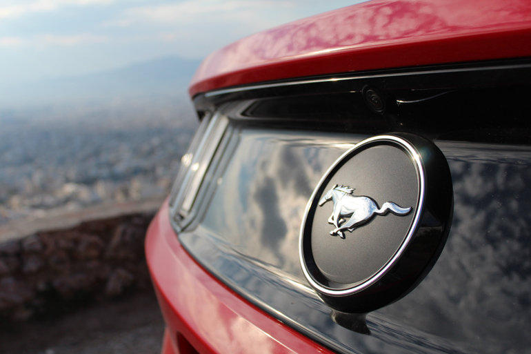 Το αλογάκι καλπάζει όπου τραβά η ψυχή σου....