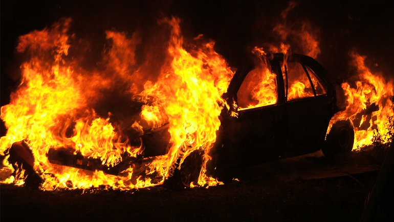 «Λαμπάδιασαν» Ι.Χ. στην Κρήτη