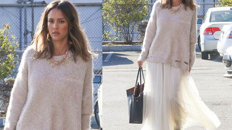Πιο στιλάτη από ποτέ η Jessica Alba μέρα μεσημέρι! Δείτε το outfit της