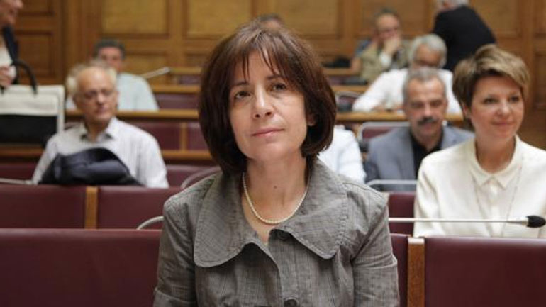 Γιώτα Κοζομπόλη: «Θα βγούμε από το πηγάδι με τις λιγότερες δυνατές γρατσουνιές»