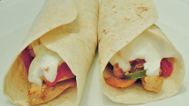 Φαχίτας με κοτόπουλο και πιπεριές