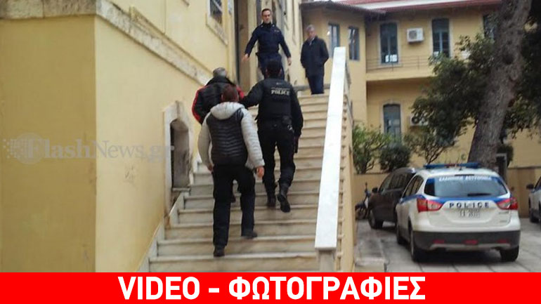 Στον ανακριτή οι τρεις κατηγορούμενοι για το φονικό στο Σφηνάρι – Αποδοκιμασίες από τους συγγενείς των θυμάτων